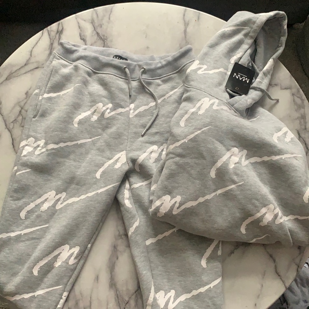 Gray Boohoo man sweatsuit